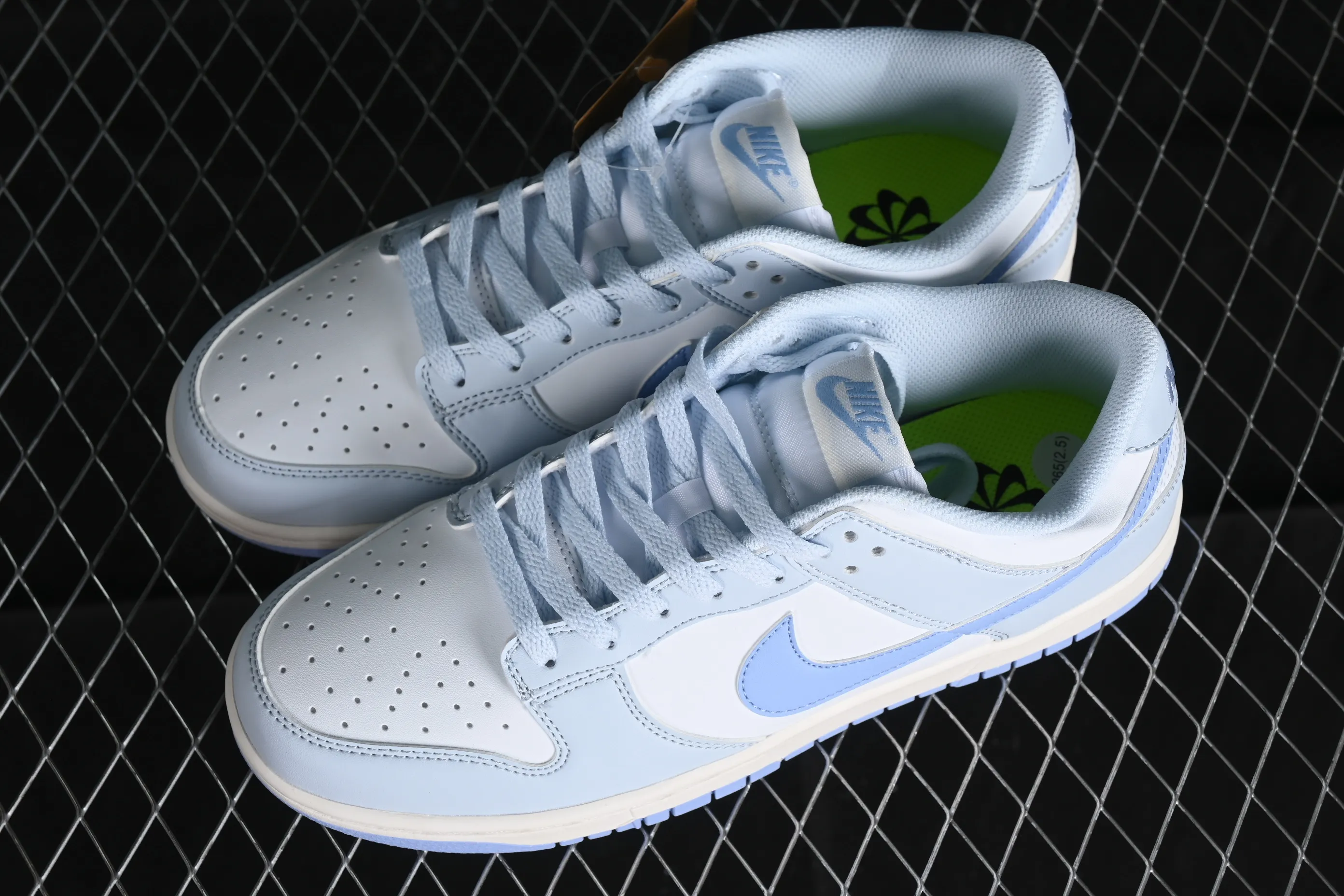 All categories Nk SB Dunk series Nk SB Dunk Low low-top sneakers Nk Dunk Low "Blue Tint" small fresh blue SB low-top casual sneakers DD1873-400